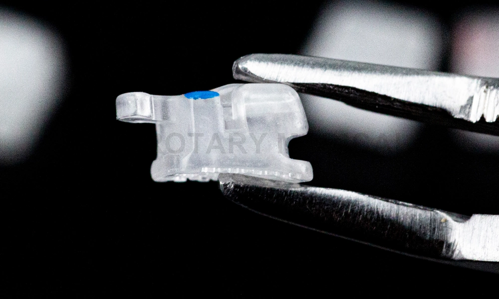 Hot! Fashion Dental Orthodontic Single Crystal Teeth Braces Transparent Ceramic/Sapphire Bracket for Dentist